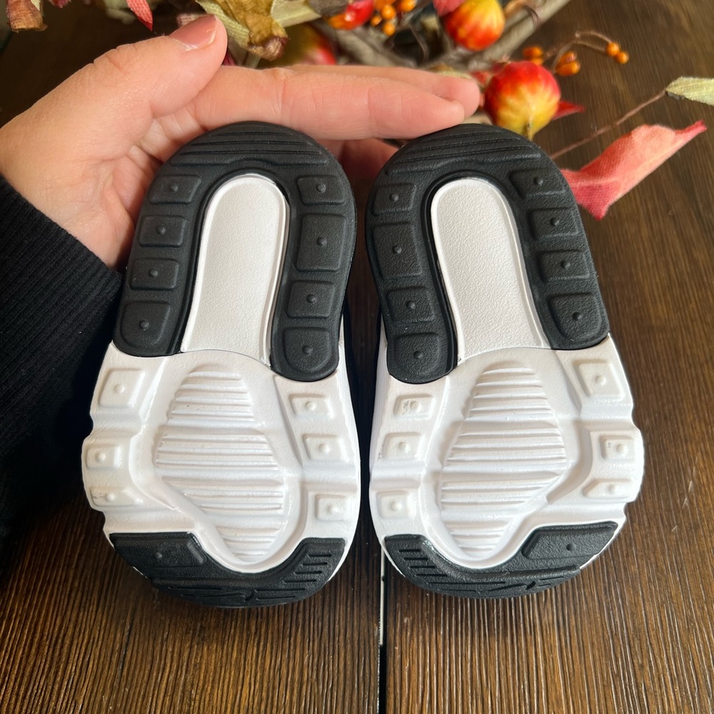 Nike Air Max 270 Infant Sneakers - Picture 4 of 5